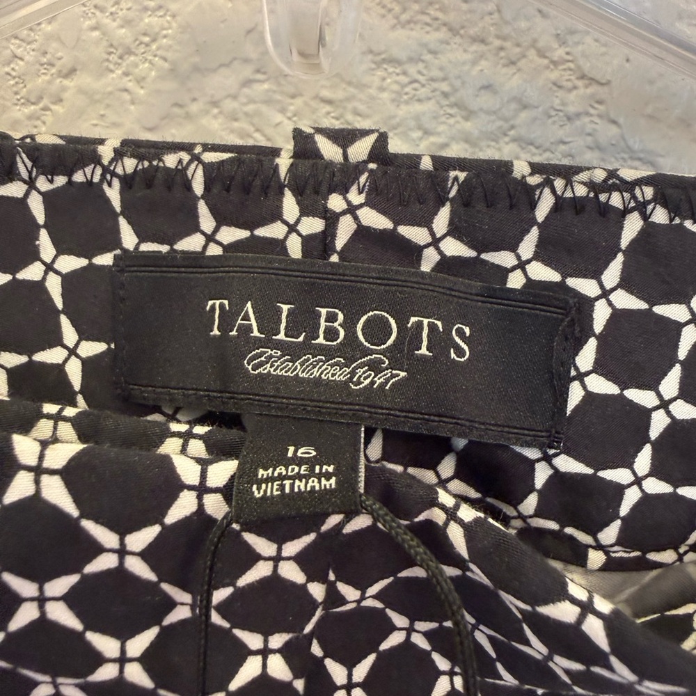 Talbots Chatham Short (pants)  Size 16 - Picture 11 of 16